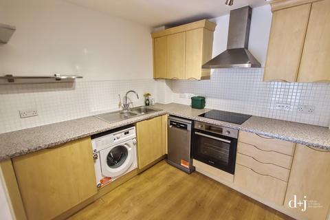 2 bedroom ground floor flat to rent, Starlings Bridge
