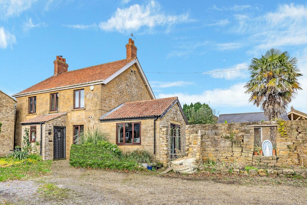 Main Street, Ash, Martock, TA12 5 bed detached house for sale £475,000