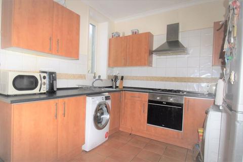 18 Back Field, Thornton, Bradford, BD13 3EX
