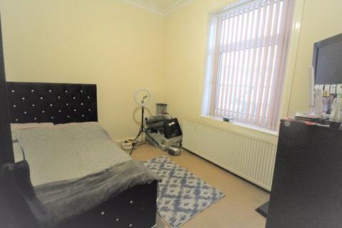 18 Back Field, Thornton, Bradford, BD13 3EX