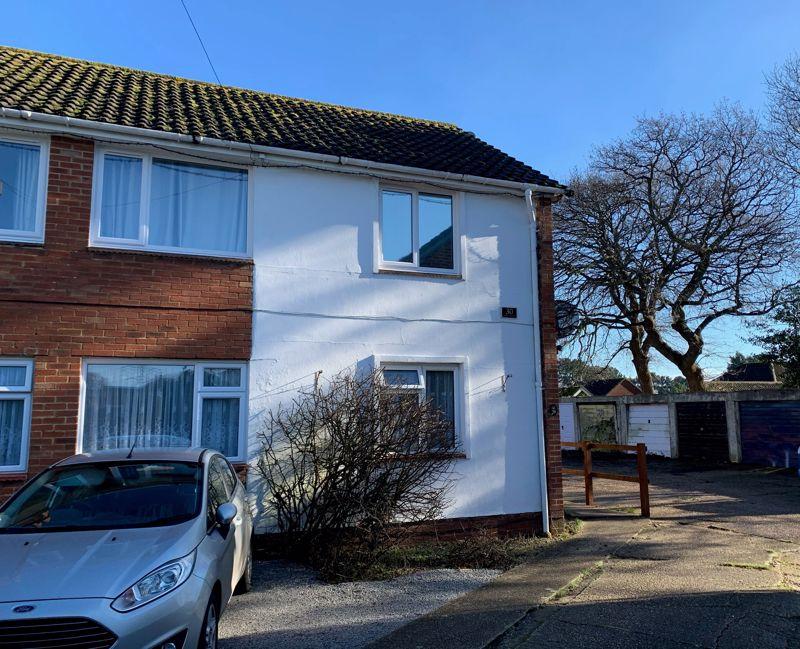 Crawte Avenue, Holbury 2 bed apartment £850 pcm (£196 pw)