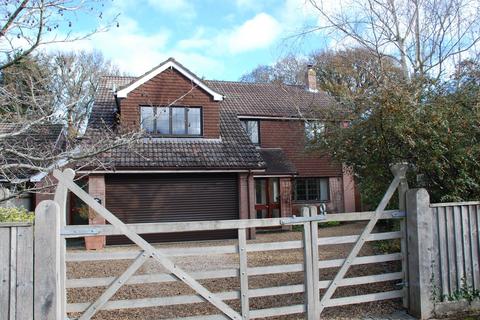 81 New Forest Drive, Brockenhurst, SO42 7QT
