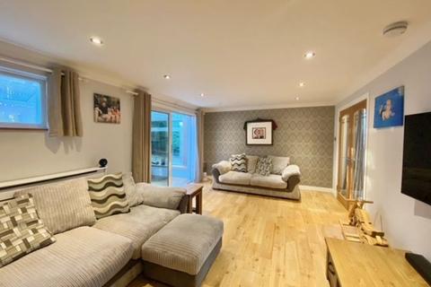 58 Bathurst Drive, Ayr, KA7 4UA