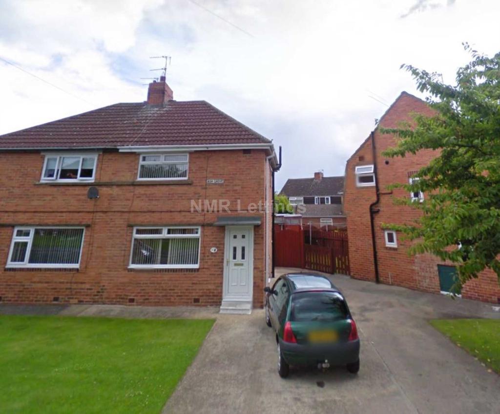 Ash Grove, Spennymoor 2 bed semidetached house £495 pcm (£114 pw)