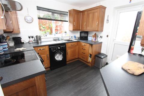 42 Yardley Lane, London, E4 7RS