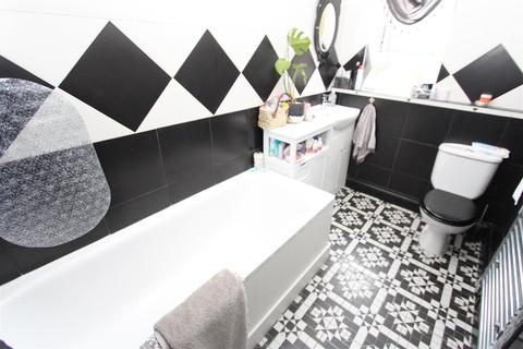 42 Yardley Lane, London, E4 7RS