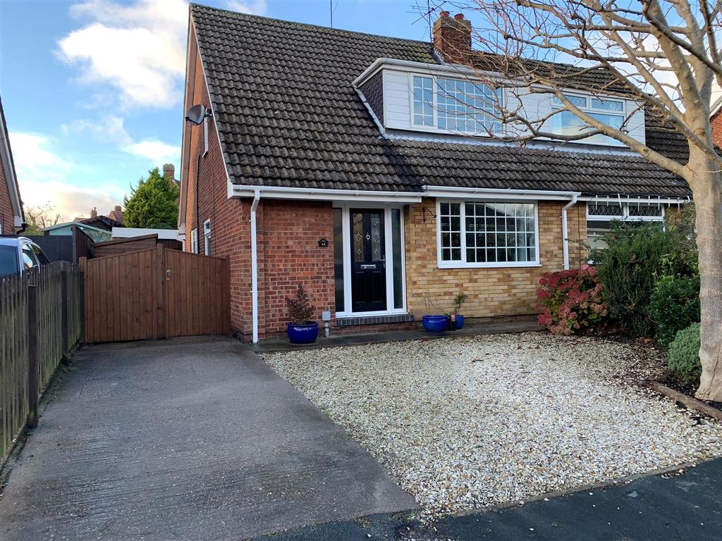 Elm Drive, Cherry Burton, Beverley 3 bed semidetached house £250,000
