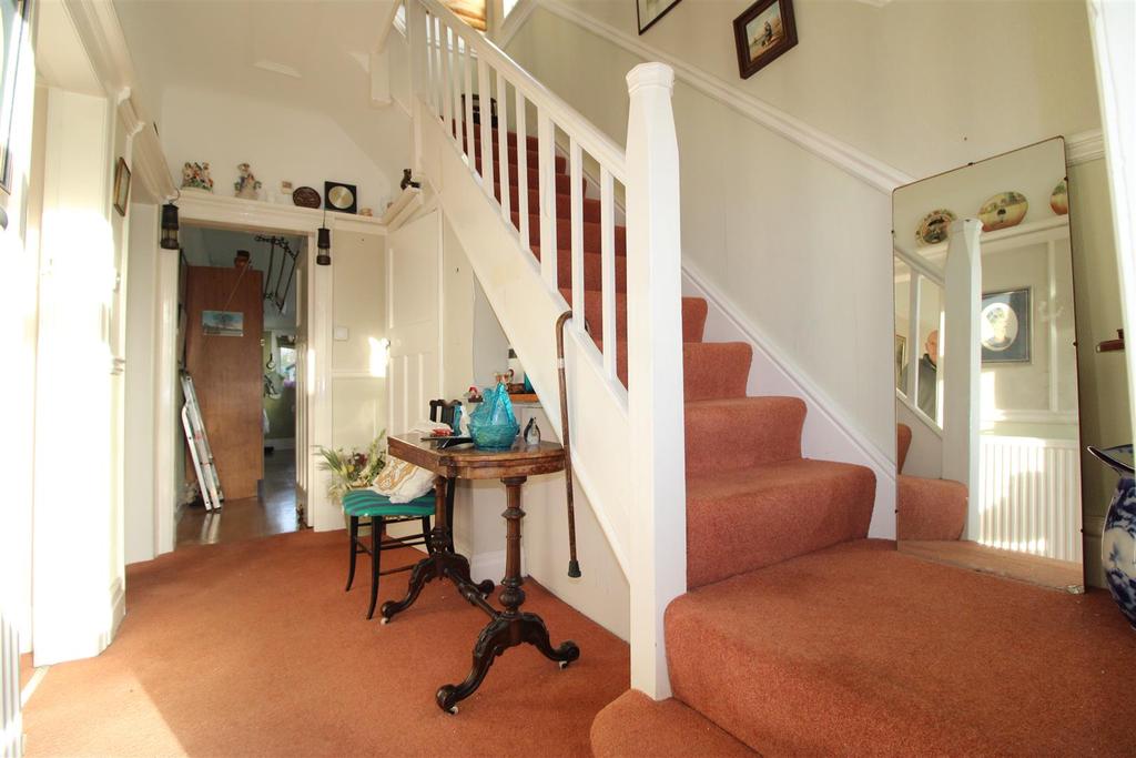 Ilford Avenue, Crosby 3 bed semidetached house £280,000