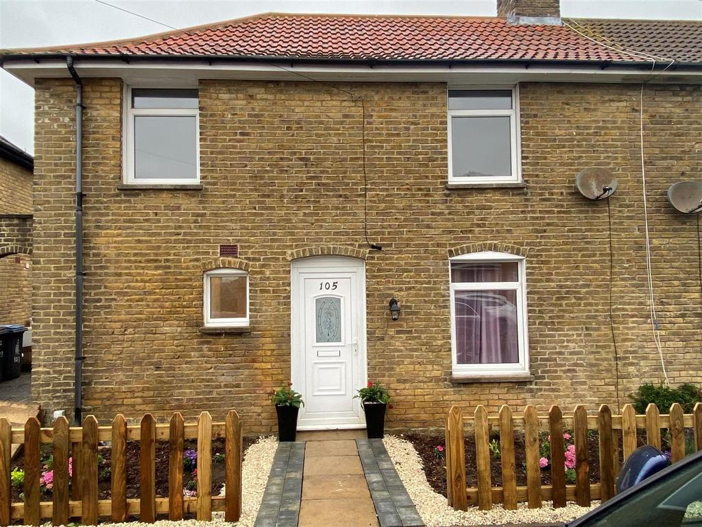 Milner Crescent, Aylesham, Canterbury 3 bed semidetached house £270,000