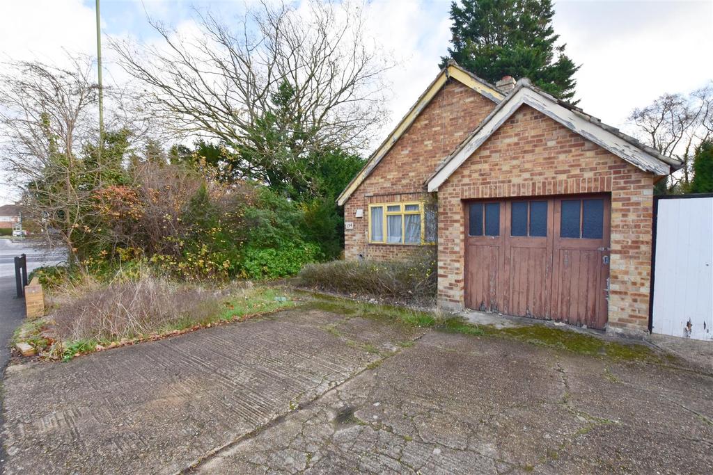 Woodmere Avenue, Watford 2 bed detached bungalow £375,000