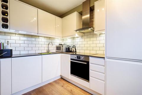 2 bedroom apartment to rent - Gresham Way, London