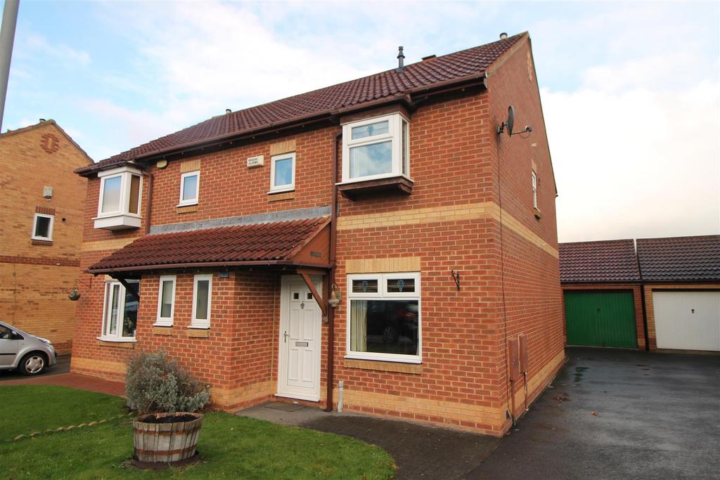 Holystone Drive, Ingleby Barwick 3 bed semidetached house £750 pcm (£173 pw)