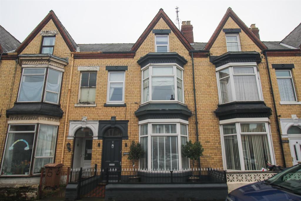 Midway Avenue, Bridlington 5 bed terraced house £179,950