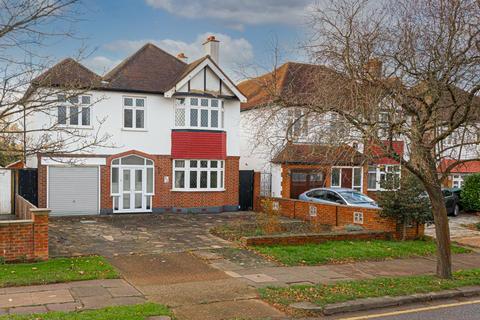 20 Cuddington Avenue, Worcester Park, KT4 7DA