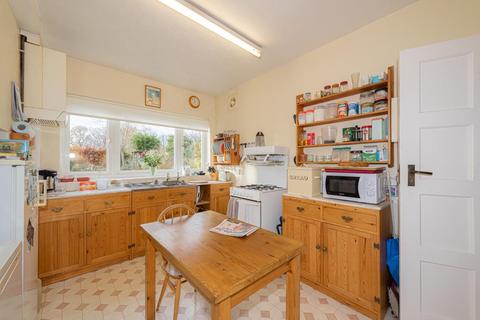 20 Cuddington Avenue, Worcester Park, KT4 7DA