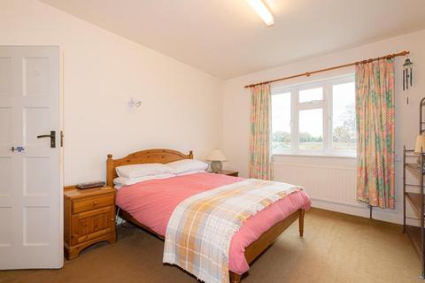 20 Cuddington Avenue, Worcester Park, KT4 7DA