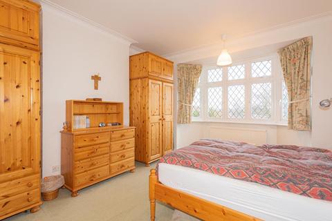 20 Cuddington Avenue, Worcester Park, KT4 7DA