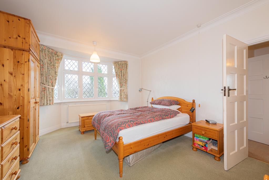 Bed 2.jpg