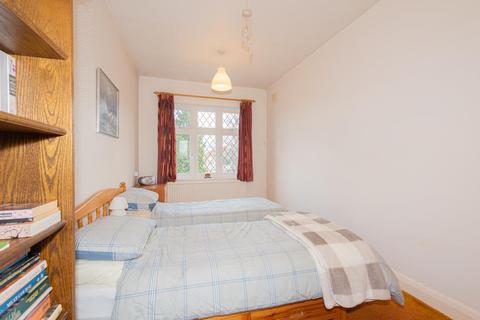 20 Cuddington Avenue, Worcester Park, KT4 7DA