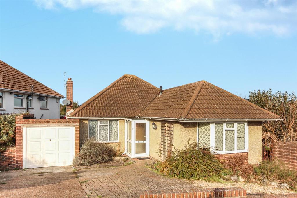 Millcroft, Brighton 3 bed detached bungalow £1,695 pcm (£391 pw)