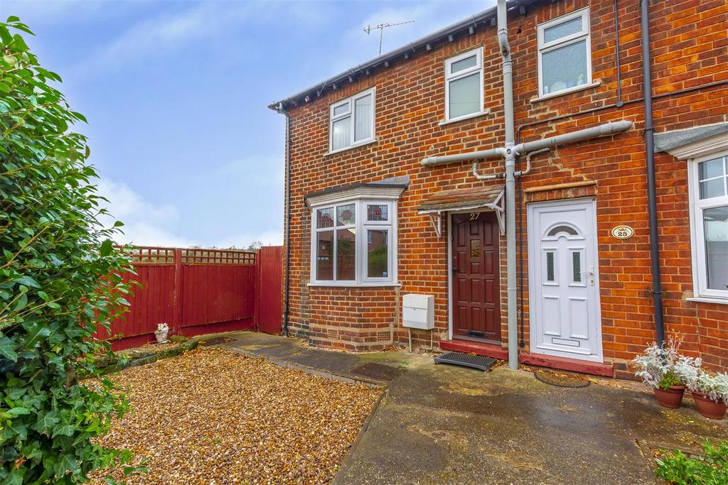 Shanklin Drive, Stapleford 3 bed end of terrace house £130,000