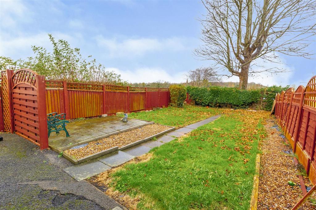 Shanklin Drive, Stapleford 3 bed end of terrace house £130,000