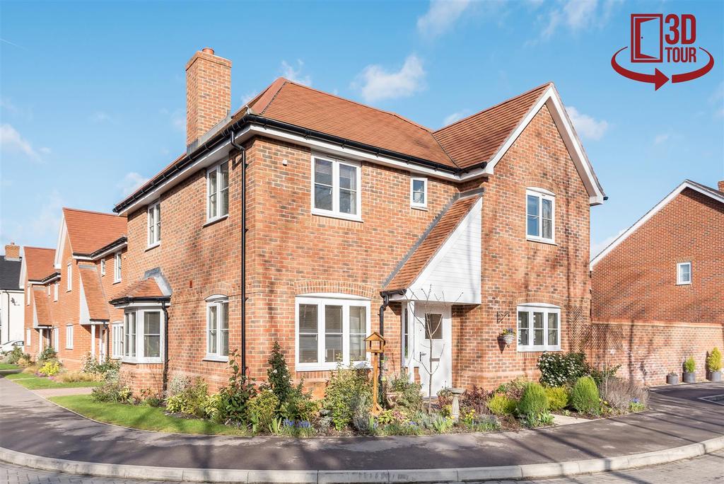 Swords Drive, Crowthorne, Berkshire, RG45 6GS 4 bed detached house £