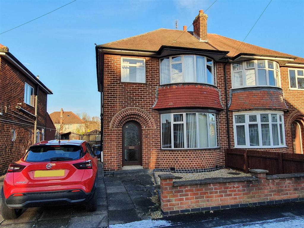 Scotlands Drive, Coalville 3 bed semidetached house £185,000