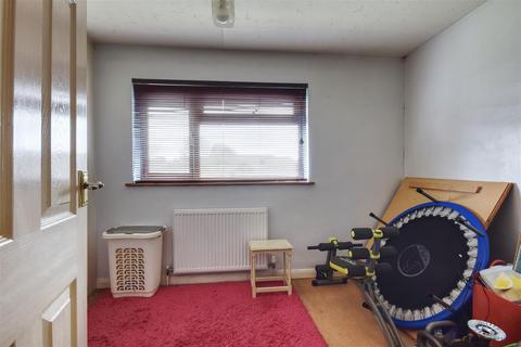 24 Mistley Close, Bexhill-on-sea, TN40 2TD