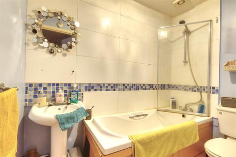 24 Mistley Close, Bexhill-on-sea, TN40 2TD