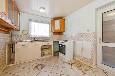 1 Beech Close, Overton, Basingstoke, RG25 3JN