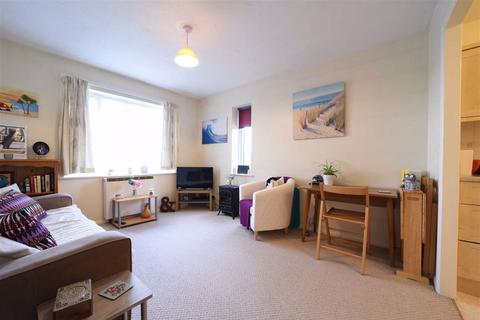 24 Bordeaux Close, Northampton, NN5 6YR