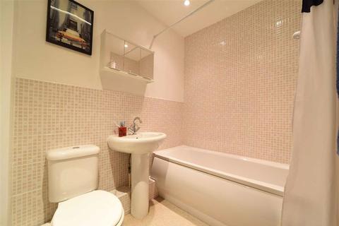 24 Bordeaux Close, Northampton, NN5 6YR