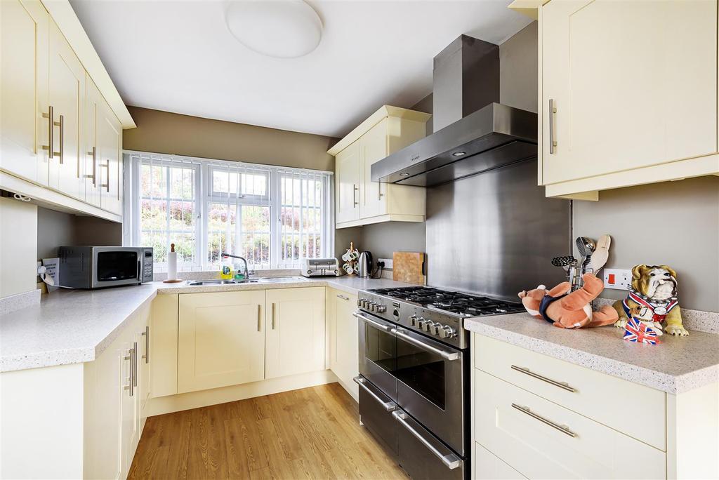 Kitchen (1).jpg