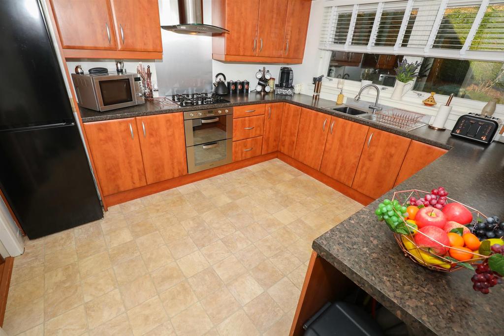 Liberton Drive, Glenrothes 4 bed link detached house £219,995
