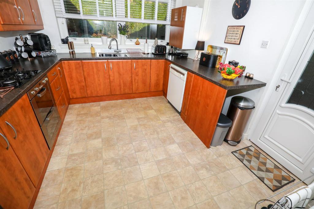 Liberton Drive, Glenrothes 4 bed link detached house £219,995