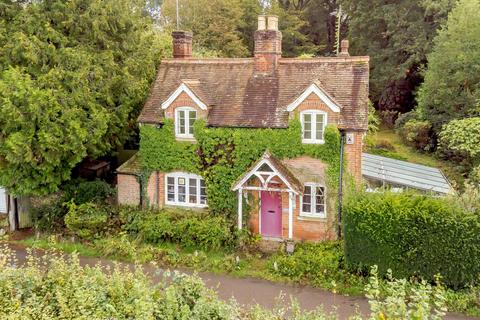 5 bedroom detached house for sale, Old Shire Lane, Chorleywood, Rickmansworth, Hertfordshire, WD3