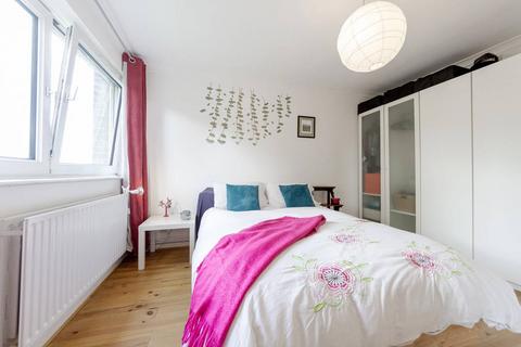 2 bedroom flat to rent, Augustus Road, Southfields, SW19