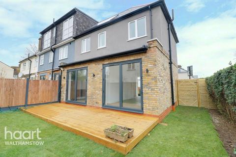 1a Shaw Square, London, E17 5JB