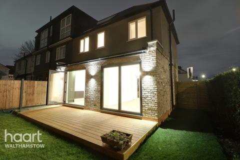 1a Shaw Square, London, E17 5JB