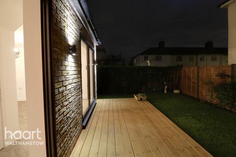 1a Shaw Square, London, E17 5JB