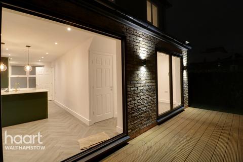 1a Shaw Square, London, E17 5JB