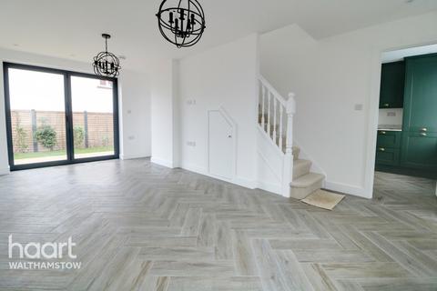1a Shaw Square, London, E17 5JB