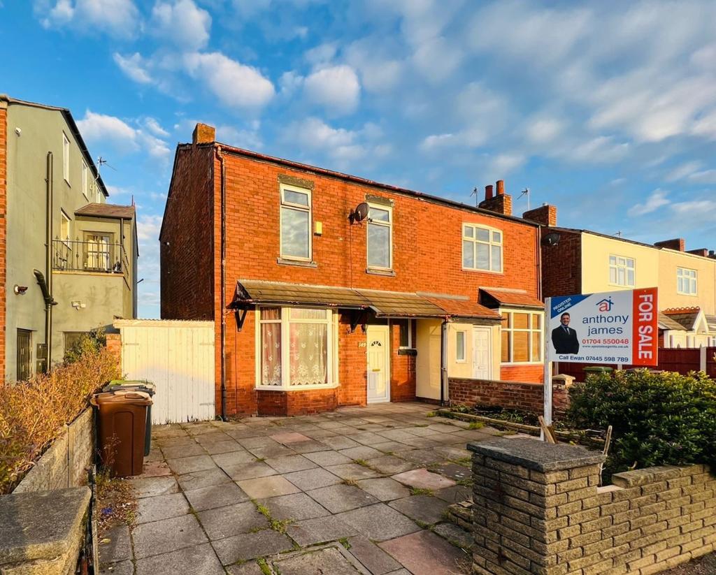 Kew Road, Southport, Merseyside, PR8 4JE 3 bed semidetached house £