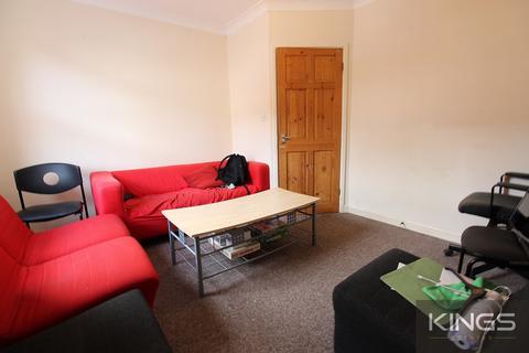 4 bedroom flat to rent, Methuen Street, Southampton