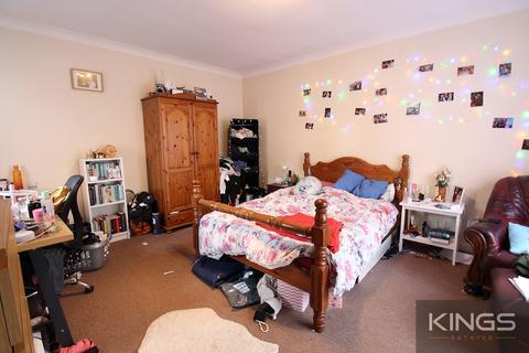 4 bedroom flat to rent, Methuen Street, Southampton