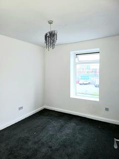 2 bedroom apartment to rent, Manchester Road, Hyde