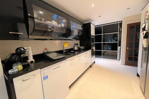 8 The Oasis, Glenfield, Leicester, LE3 8QS