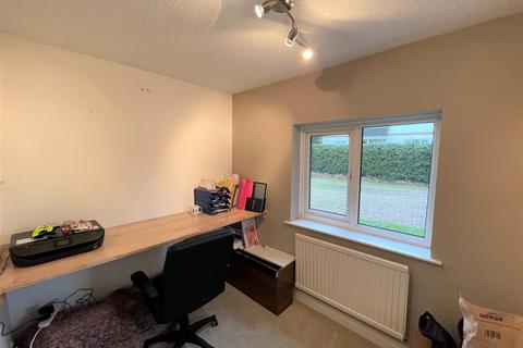8 The Oasis, Glenfield, Leicester, LE3 8QS