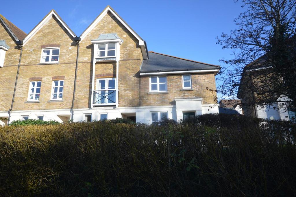 Mill Court, Ashford TN24 3 bed house £1,300 pcm (£300 pw)